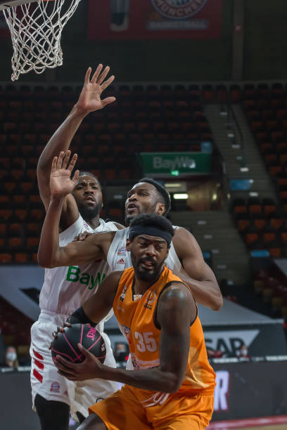 安菲尔德的 安菲尔德的